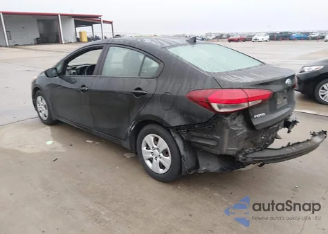 2017 Kia Forte Lx z USA, uszkodzony, nr VIN 3KPFK4A72HE081996